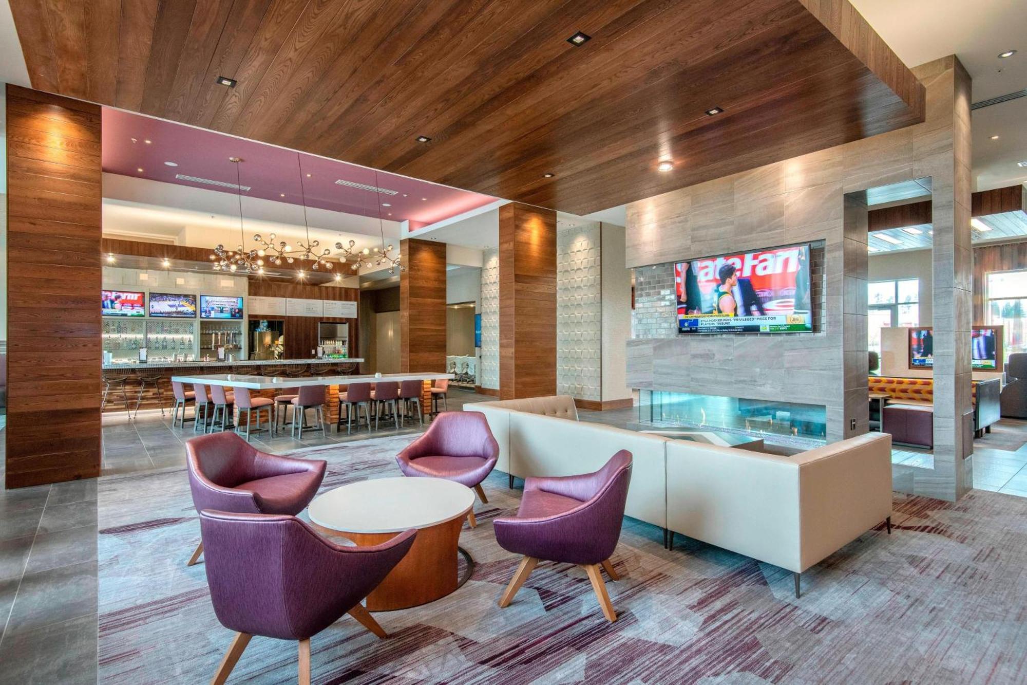 Courtyard By Marriott Raleigh Cary/Parkside Town Commons Hotel Bagian luar foto