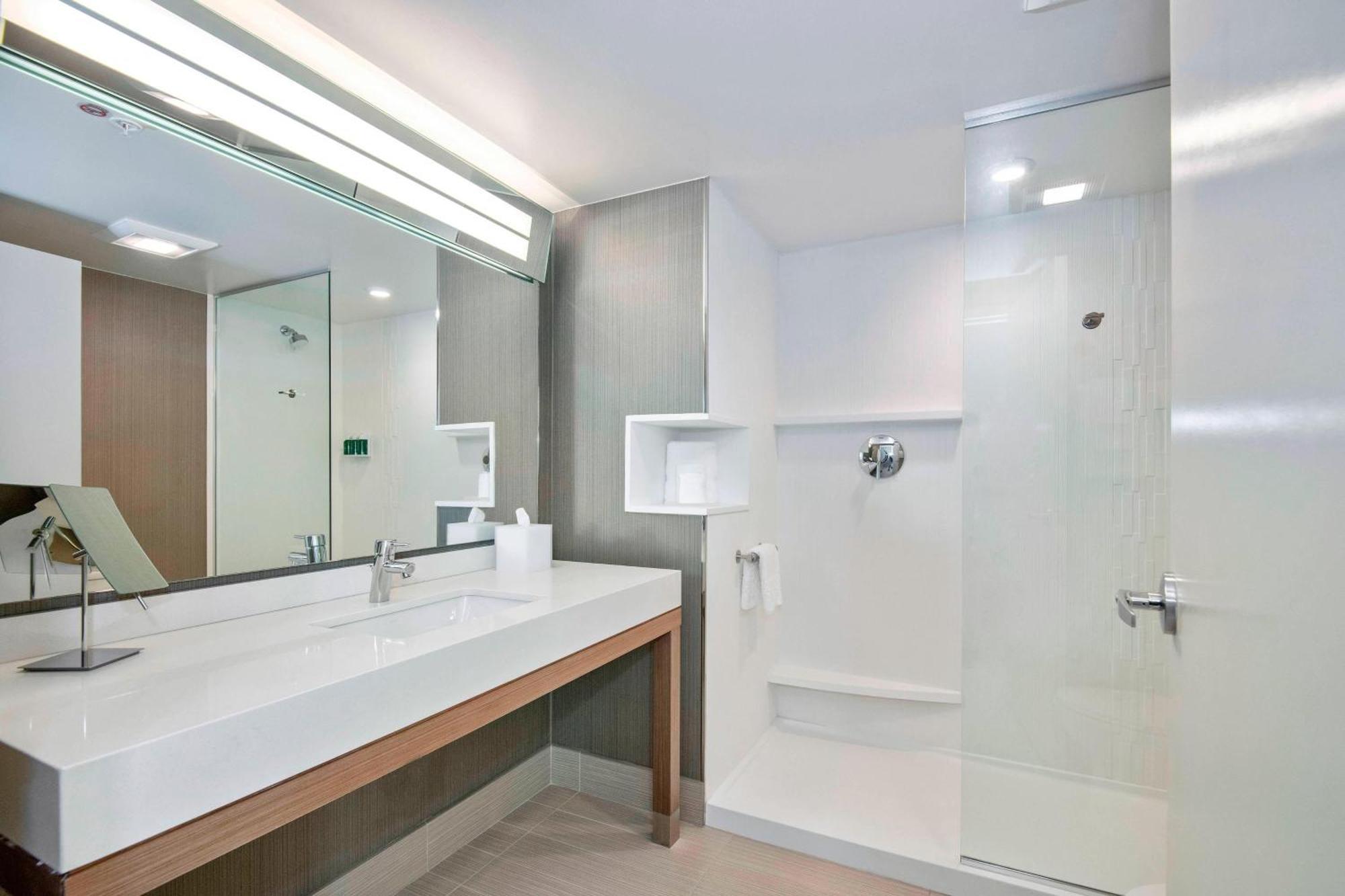 Courtyard By Marriott Raleigh Cary/Parkside Town Commons Hotel Bagian luar foto