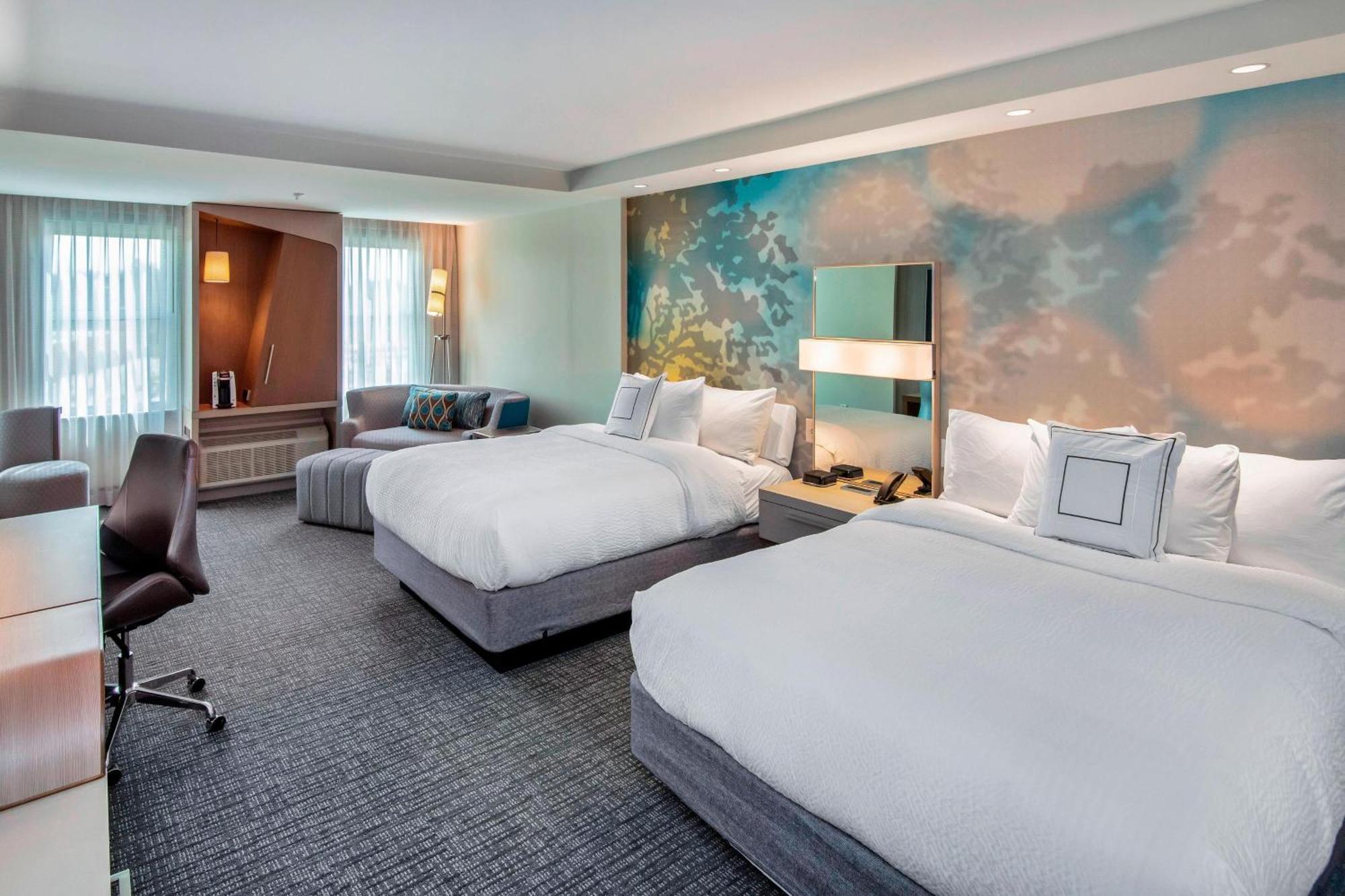 Courtyard By Marriott Raleigh Cary/Parkside Town Commons Hotel Bagian luar foto